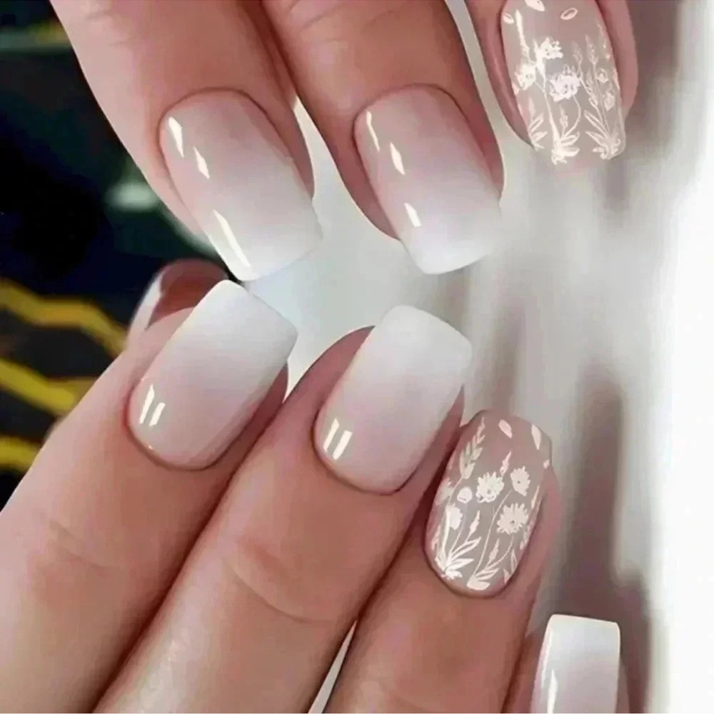 NWT24PcGlossy Medium Square Press On Nails White And Pinkish Gradient False Nail